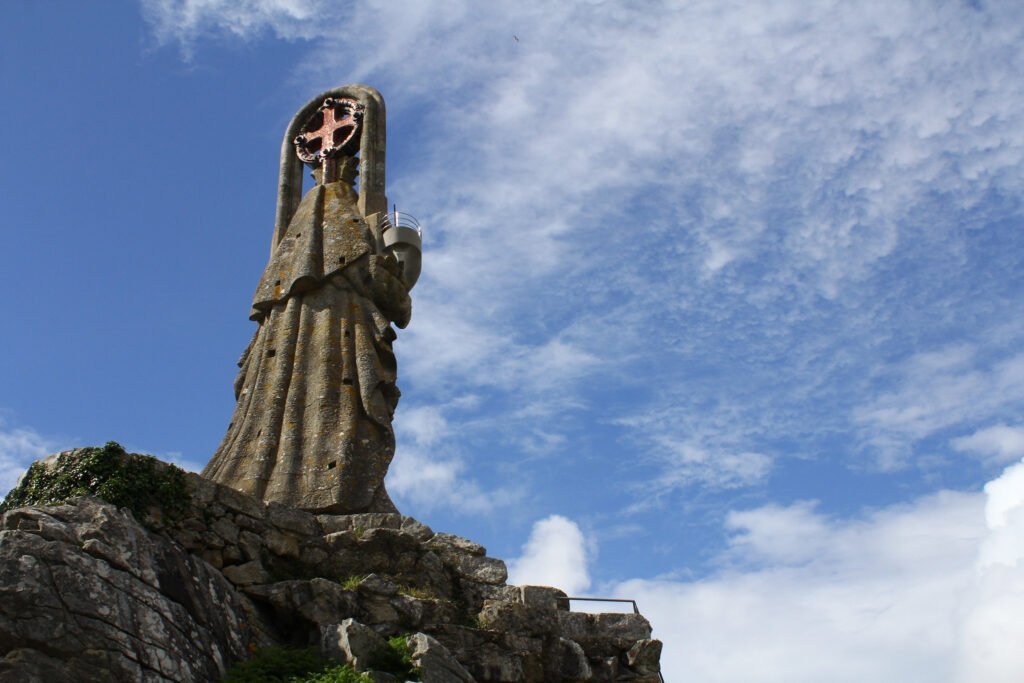 Virgen de la Roca en Baiona: Guía Rápida de Visita 2025 3 Virgen de la Roca
