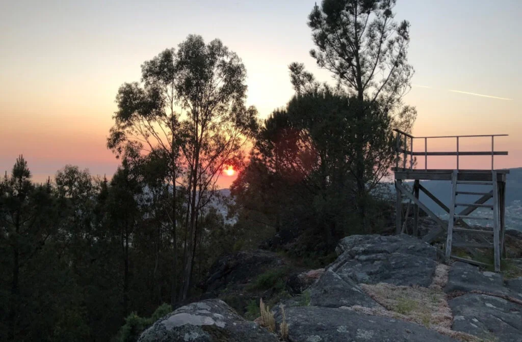Mirador Monte Castelo en Nigrán: Descubre su Encanto Histórico, Leyendas y Experiencia de Visita 5 Mirador Monte Castelo