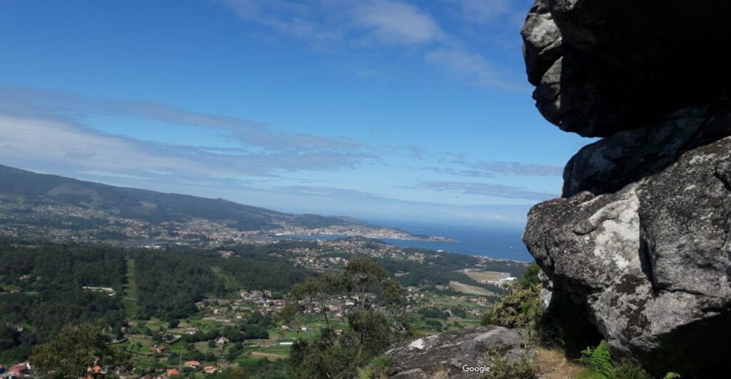 Mirador Monte Castelo en Nigrán: Descubre su Encanto Histórico, Leyendas y Experiencia de Visita 1 Mirador Monte Castelo