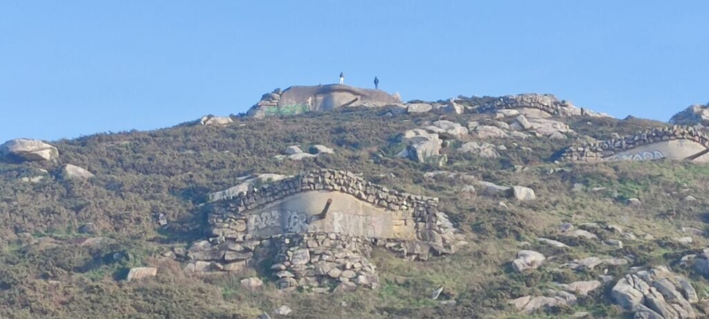 Que Ver en Baiona: 16 Lugares de Visita Obligada en 2025 10 Baterias J4 Cabo Silleiro