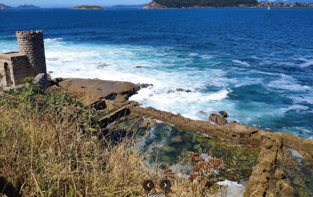 Torre Defensiva del Castillo Monterreal en Baiona: Descubre la Historia detrás de Ella 3 cetarea Monte Boi