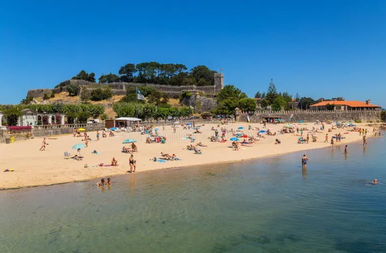 Playa da Ribeira: Un Paraíso en el Centro de Baiona, Galicia 1 Playa Ribeira Baiona